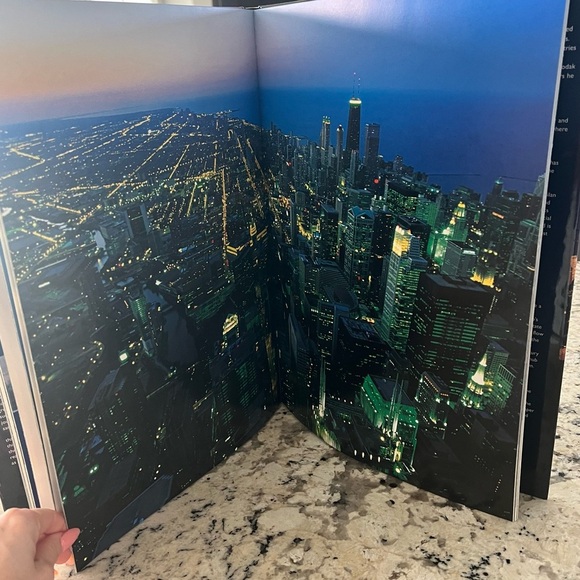 High Above Chicago Oversized 17X12 Coffee Table Book Hardback Home Decor - Picture 5 of 16